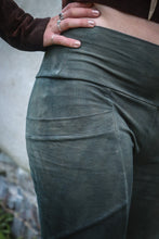 Load image into Gallery viewer, MTO Forest Dweller Pocket Leggings