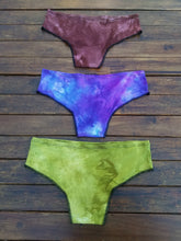 Load image into Gallery viewer, MTO x3 Organic Bamboo Cheeky Hipster Undies Set