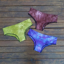 Load image into Gallery viewer, MTO x3 Organic Bamboo Cheeky Hipster Undies Set