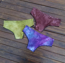 Load image into Gallery viewer, MTO x3 Organic Bamboo Cheeky Hipster Undies Set